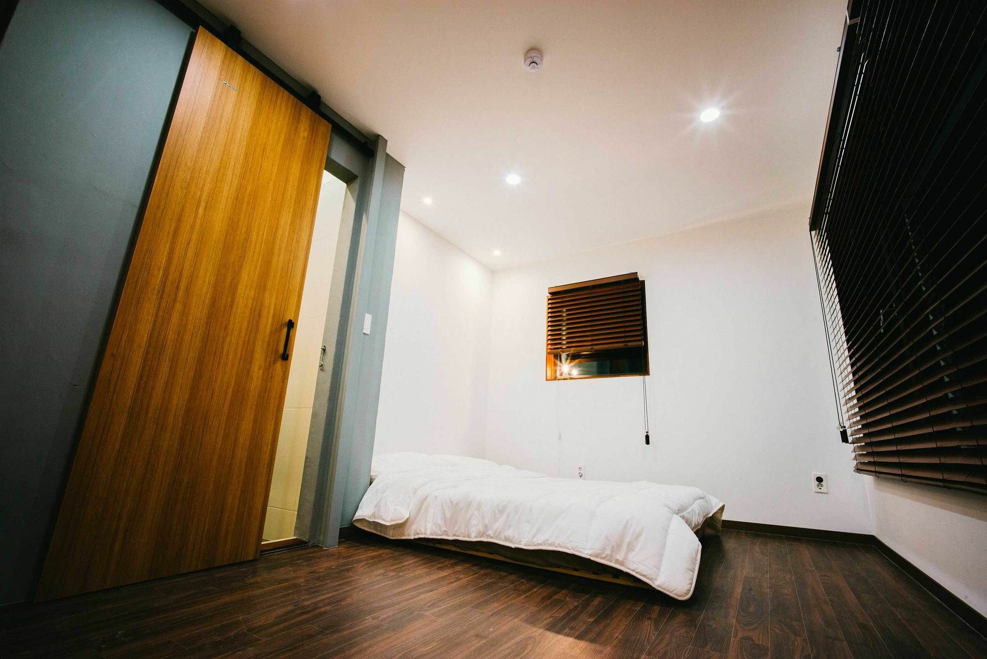 Morning Dew Guesthouse Busan Exterior photo